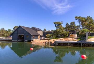 Фото номера Вилла с 3 спальнями - С видом на пляж Виллы Strandby Villas Käringsund г. Экерё 30